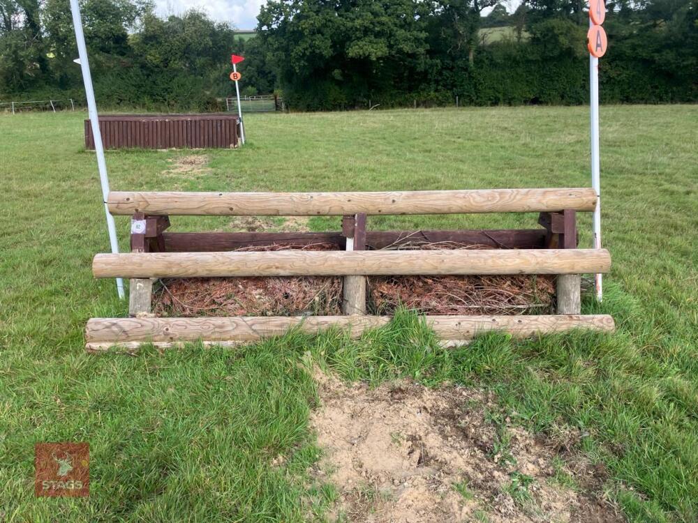 90CM HIGH XC 'TIGER TRAP' FENCE