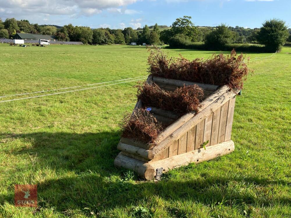 110CM HIGH XC TRIPLE BRUSH ARROW FENCE