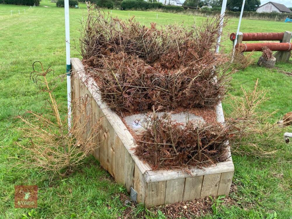 100CM HIGH XC TRIPLE BRUSH SKINNY ARROW