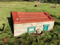 110CM HIGH XC 'HOUSE' FENCE - 2