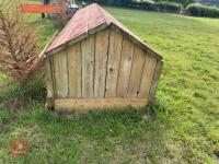 110CM HIGH XC 'HOUSE' FENCE - 13