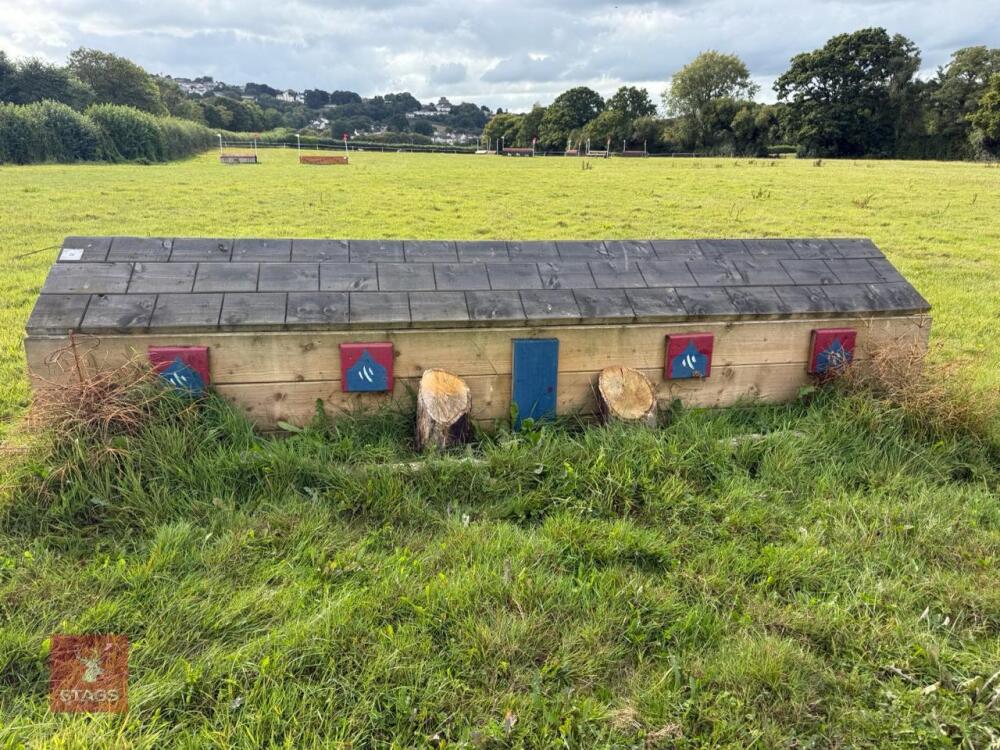 110CM HIGH XC 'HOUSE' FENCE