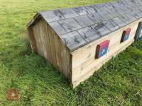 110CM HIGH XC 'HOUSE' FENCE - 10