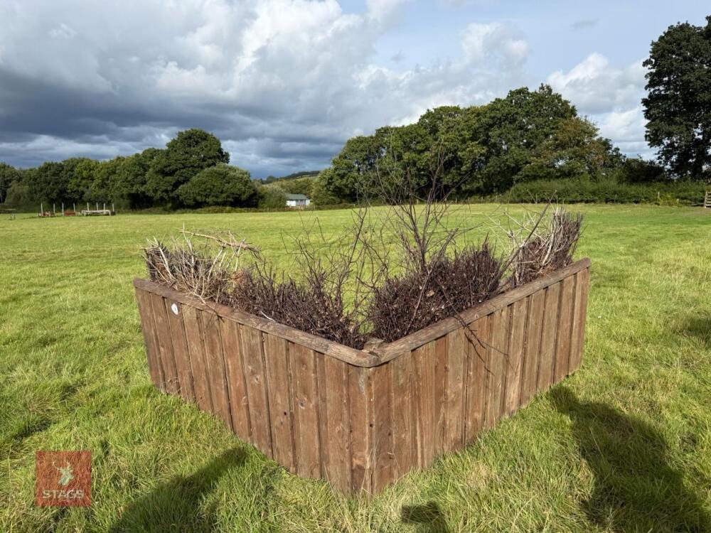 110CM HIGH XC 'V' BUSH TOP FENCE