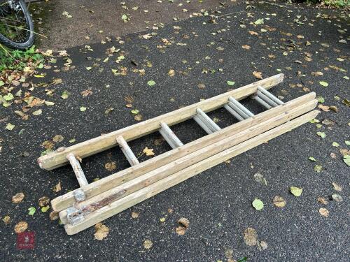 WOODEN TRIPLE EXTENDING LADDER