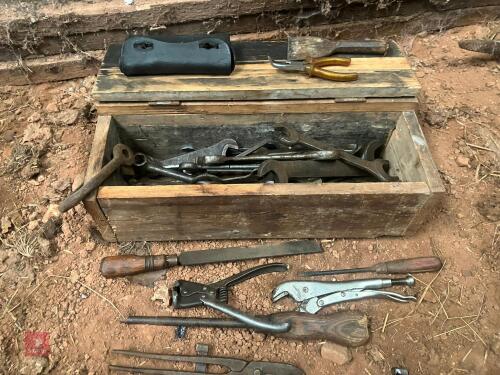 SELECTION OF HAND TOOLS