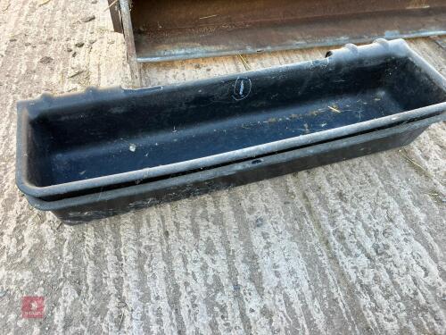 2 RITCHIE PLASTIC 4' HOOK ON FEEDERS (1) **PLEASE NOTE THE CHANGE OF LOCATION**