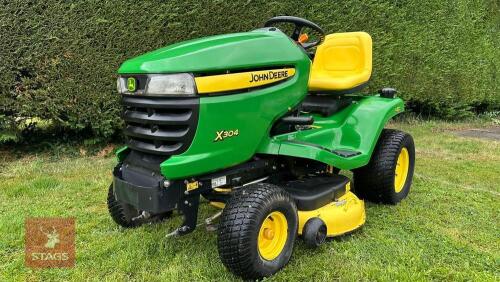 JOHN DEERE X304 RIDE ON MOWER