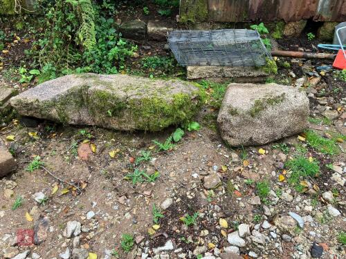 LARGE GRANITE BOULDERS
