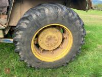 JOHN DEERE 1640 4WD TRACTOR (S/R) - 49
