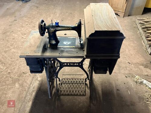 SINGER SEWING MACHINE & TABLE