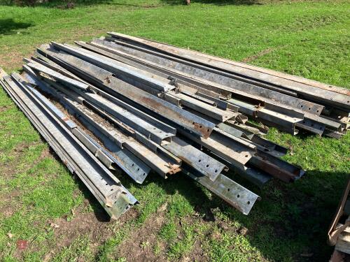 LARGE QTY OF GALVANISED 'Z' PERLINGS