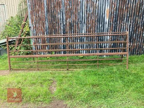 2 X LIGHT WEIGHT GATES