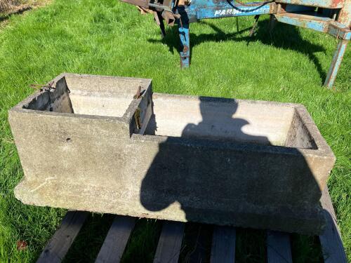 CONCRETE WATER DRINKER