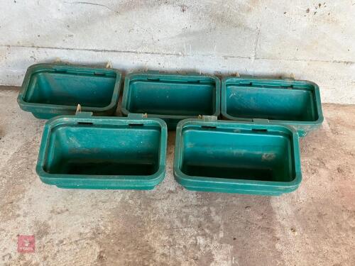 5 GREEN 2' HOOK-ON FEEDERS
