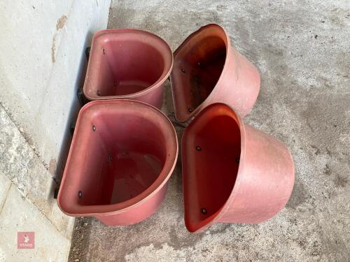 4 HOOK-ON RED FEEDERS