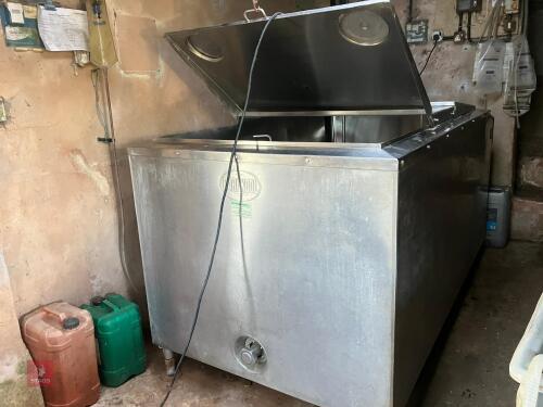 DARI-KOOL 1400 LITRE SS BULK MILK TANK