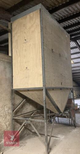 SYMMS FABRICATION 4.75T LEGGED BULK BIN