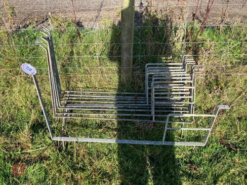 10 CALF HUTCH BRACKETS (21)