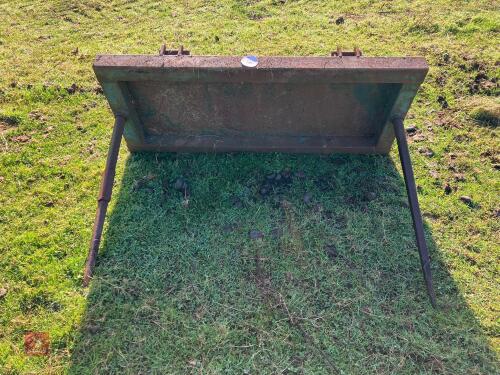 REAR/SKIDSTEER BALE SPIKE (15)
