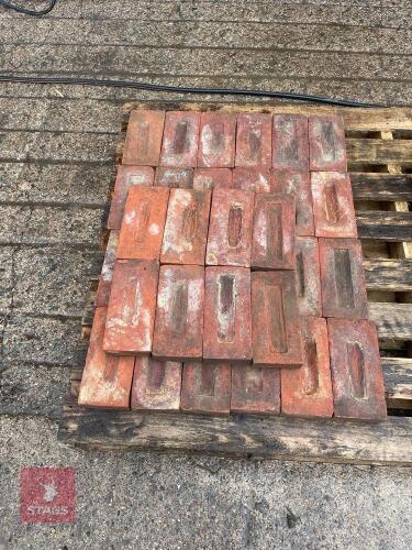 32 HANDMADE RECLAIMED BRICKS