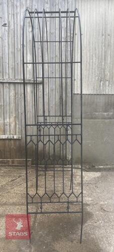 BLACK METAL DECORATIVE GARDEN ARCH