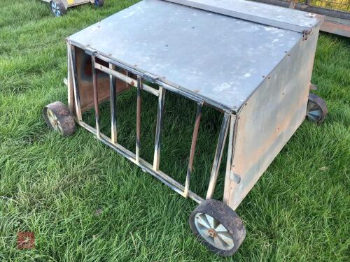 LAMB CREEP FEEDER