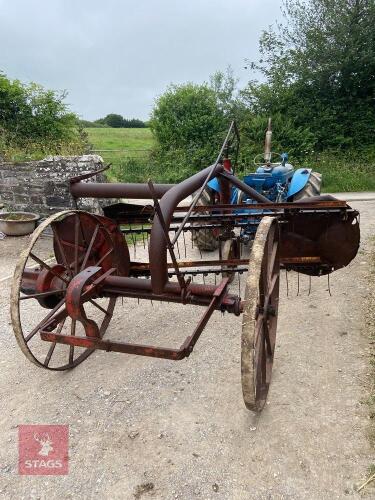MASSEY HARRIS HAY TURNER (S/R)