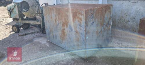 1000L UNBUNDED OIL TANK