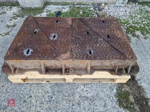 HEAVY DUTY MANHOLE COVER