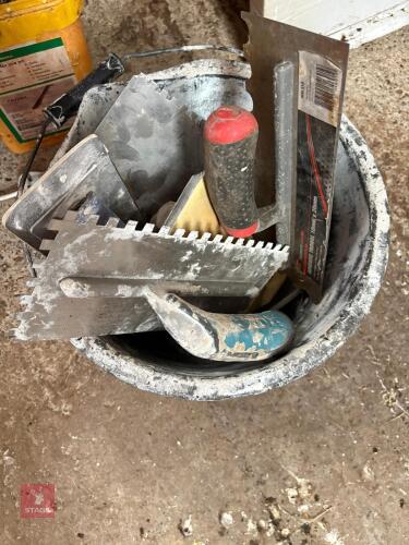 SELECTION OF TILING TROWELS