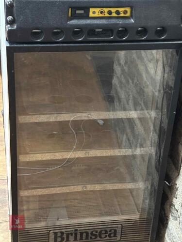 BRINSEA 380 INCUBATOR