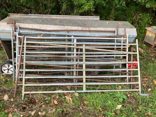 7 X 6' SHEEP HURDLES