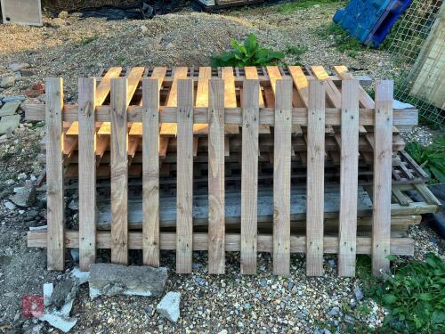 5 X 6' X 3' PICKET FENCE PANELS
