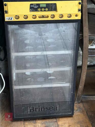 BRINSEA 190 ADVANCE INCUBATOR