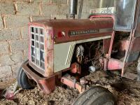 INTERNATIONAL 574 2WD TRACTOR - 4