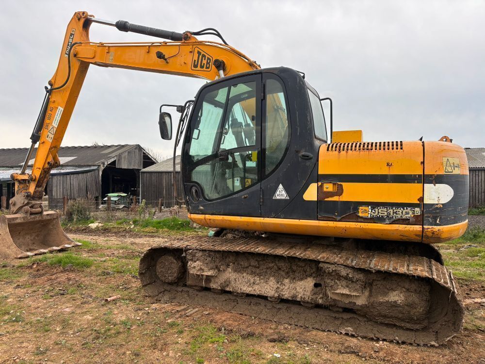 2010 JCB JS 130 EXCAVATOR