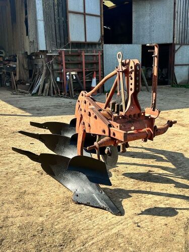 KVERNELAND MOD MZ NP 3 FURROW PLOUGH