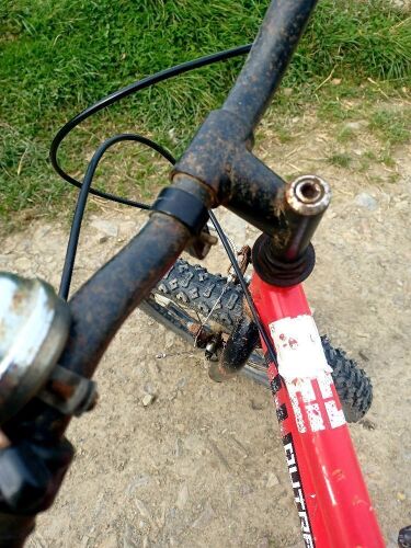 CHILDS RED BIKE