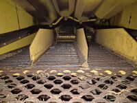 NEW HOLLAND 8040 COMBINE HARVESTER - 8