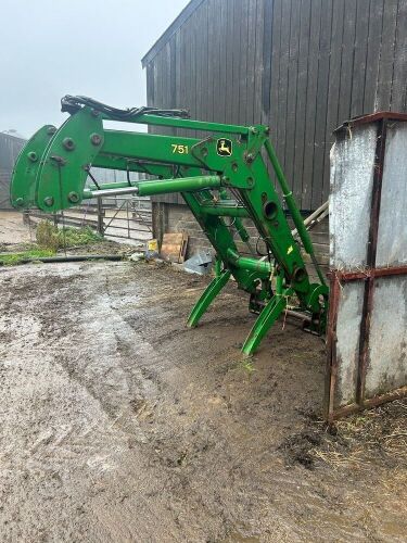 JOHN DEERE 751 FRONT LOADER