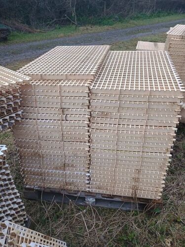 25 INTERLOCKING POULTRY SLATS