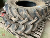 SET FRONT AND REAR TRACTOR TYRES - 5