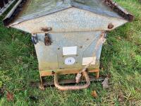 IAE DOUBLE SIDED LAMB CREEP FEEDER - 4