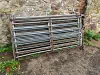 10 X 6' SHEEP HURDLES