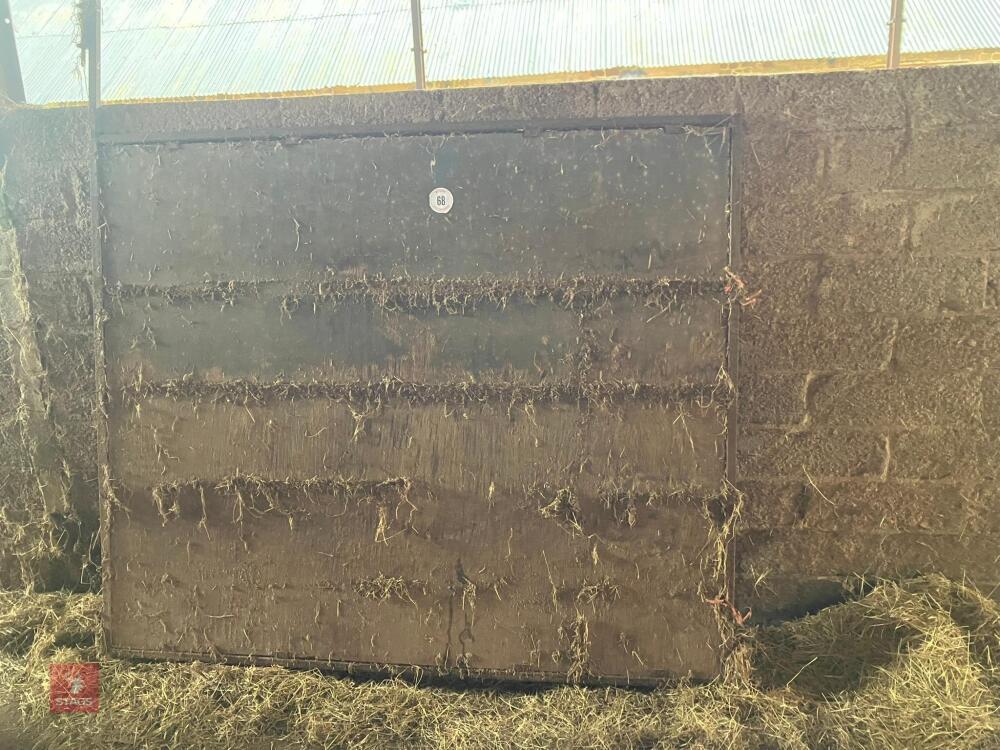 LIVESTOCK BOX DIVIDING GATE