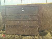 LIVESTOCK BOX DIVIDING GATE