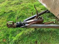 IFOR WILLIAMS TWIN AXLE LIVESTOCK TRAILER - 32