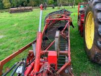 JOHN DEERE 2140 4WD TRACTOR - 22