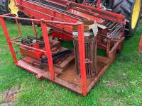 JOHN DEERE 2140 4WD TRACTOR - 38